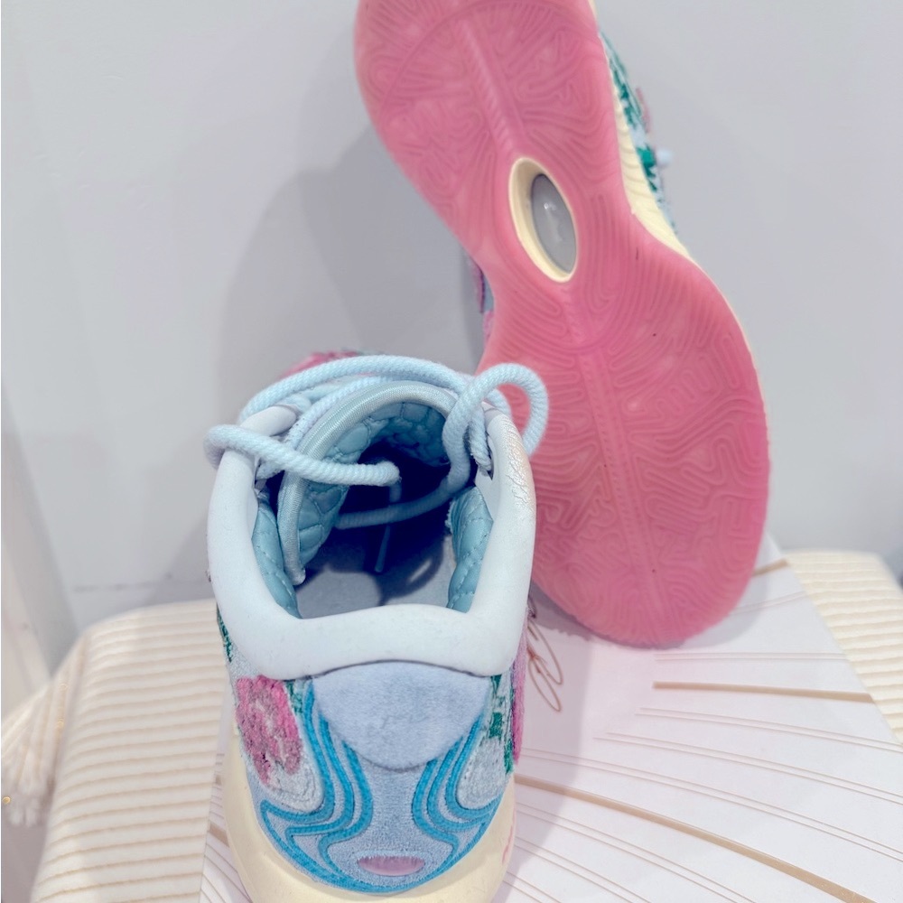 LeBron XXI PRM Floral Sneakers - Picture 5 of 5